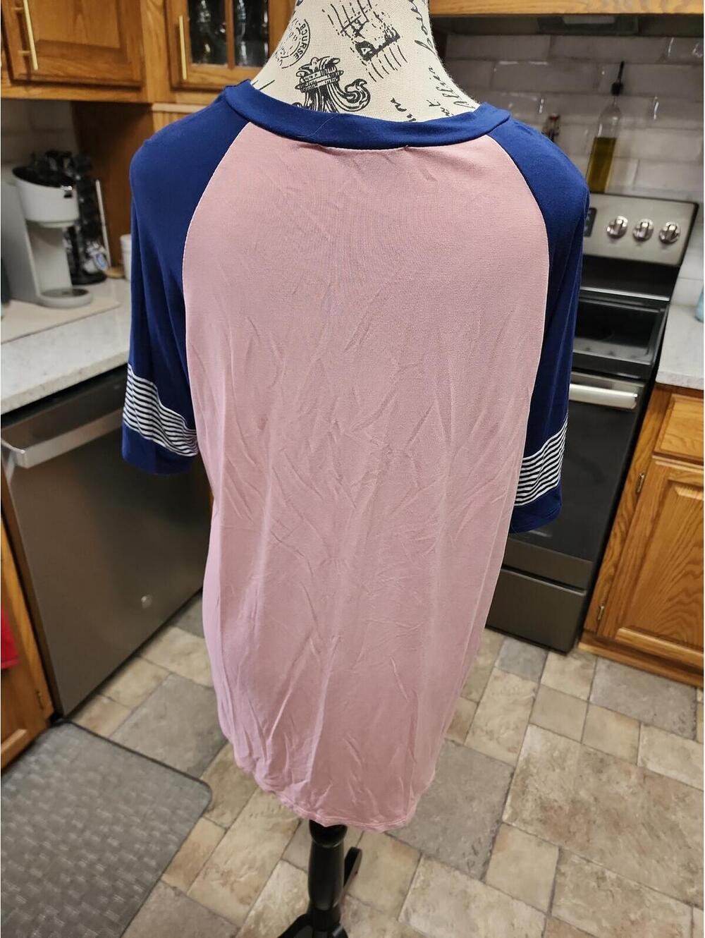 Shirt - Picture 3 of 8
